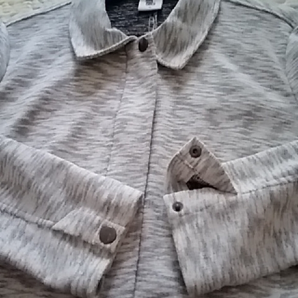 Chic Light Gray Women's Blazer - Picture 2 of 3